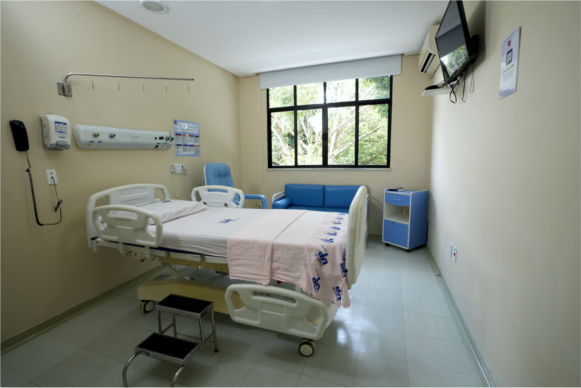 Apartamentos do Check Up Hospital para internação de paciente com conforto e privacidade.