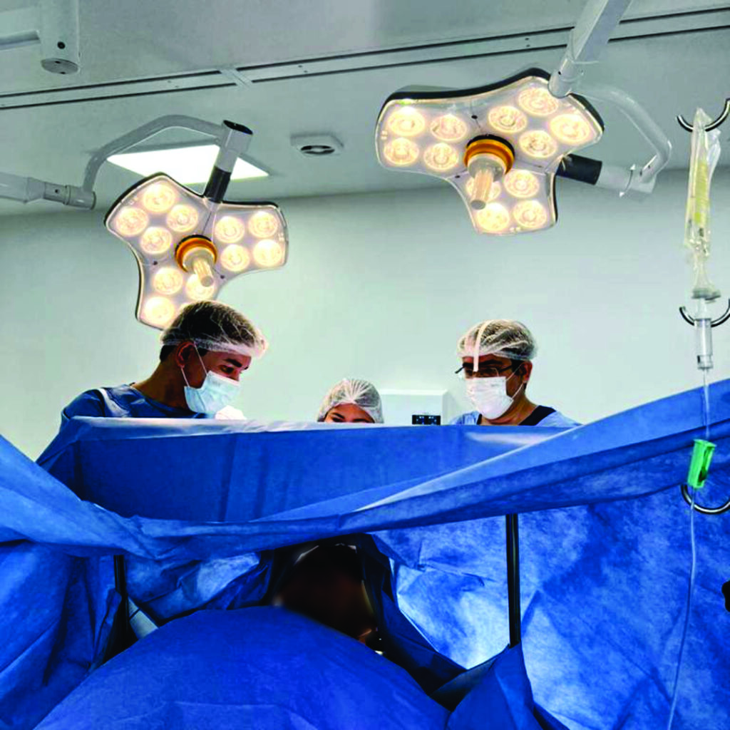 Primeira cirurgia neurológica para implante de DBS para Parkinson na Região Norte foi realizada em janeiro de 2023, no Centro Cirúrgico do Check Up Hospital.